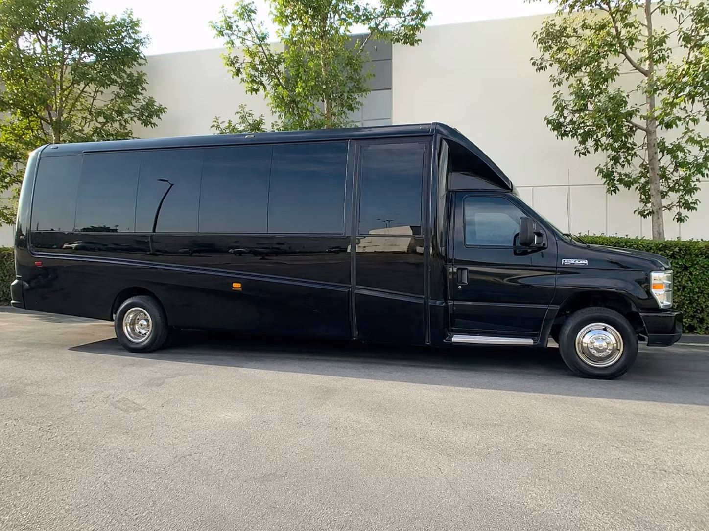 minibus rentals for smaller north port class groups and club trips