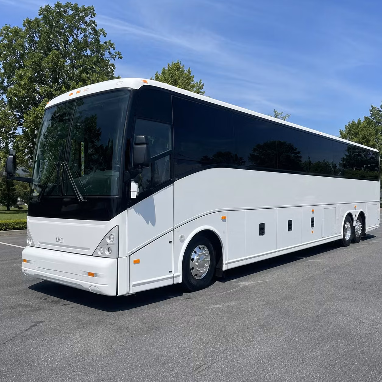you ll find the right bus for college football fan groups heading to gainesville or tallahassee